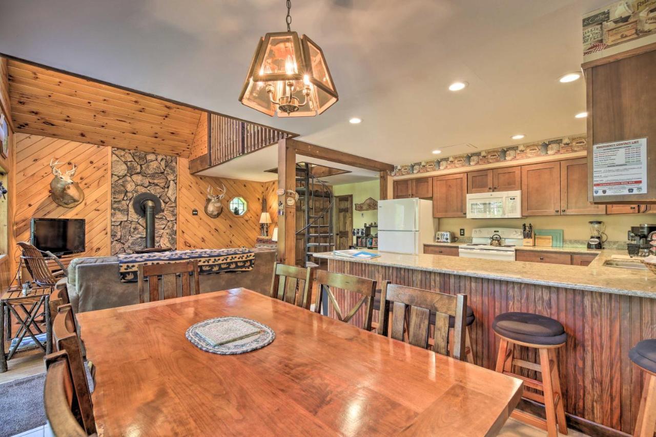 Lake Placid Chalet Deck And Forest Views! ภายนอก รูปภาพ