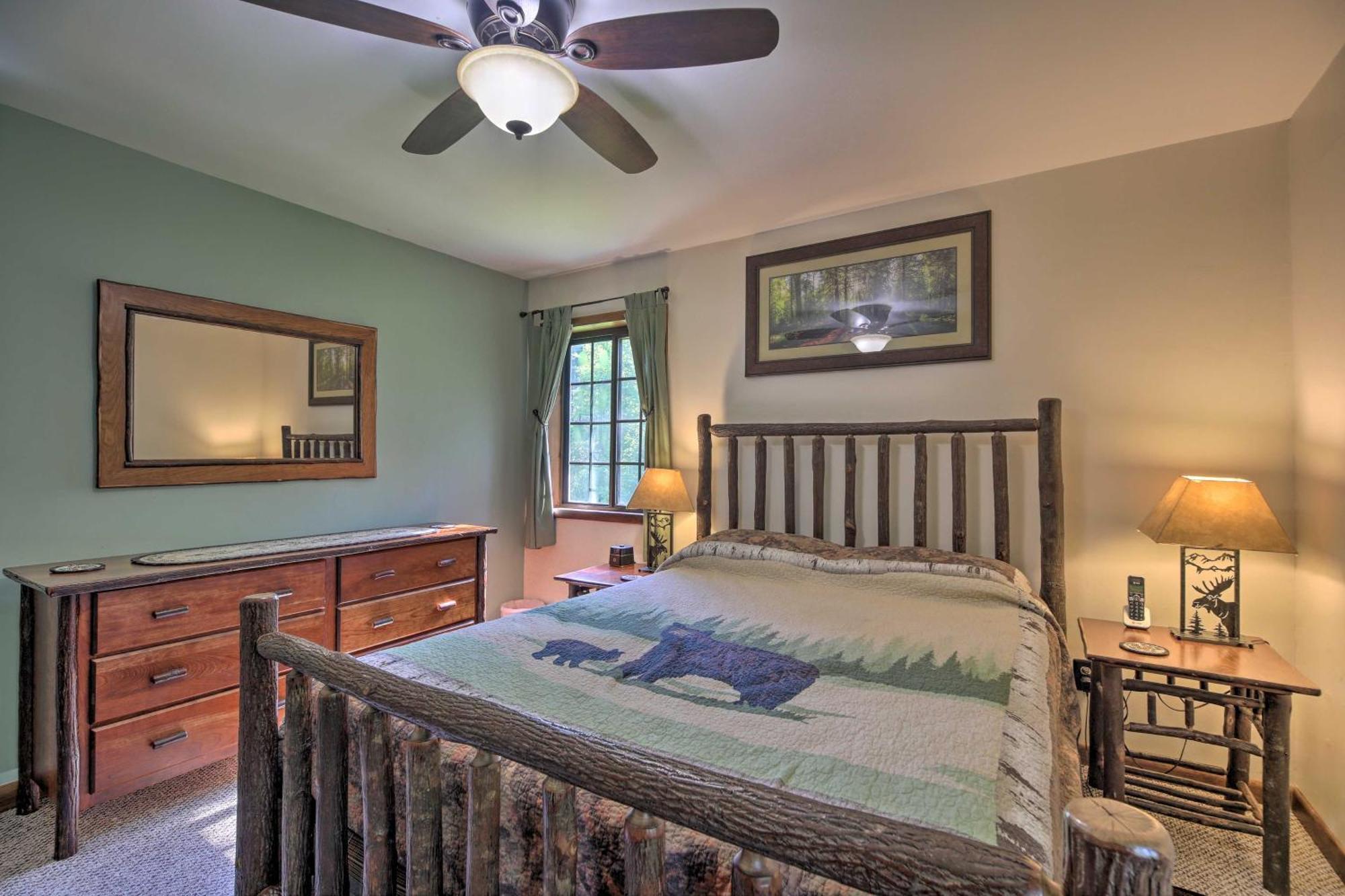 Lake Placid Chalet Deck And Forest Views! ภายนอก รูปภาพ